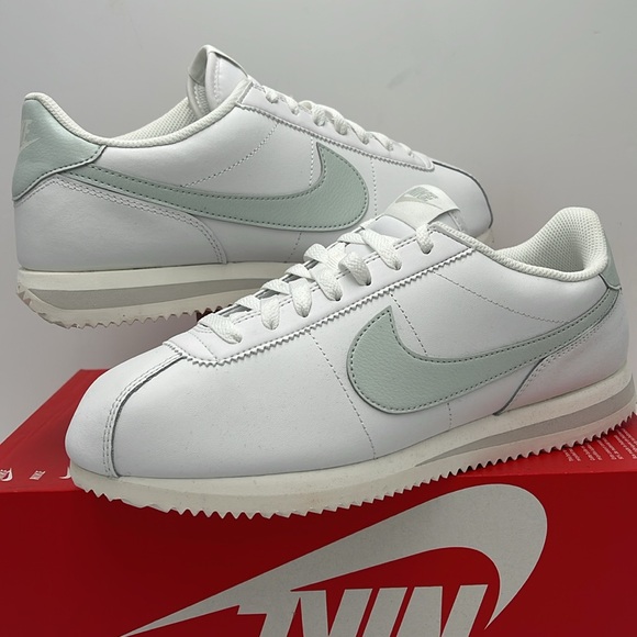 Nike Cortez Leather
Women's
Summit White/Sail/Light
Bone/Light Silver
DN1791-106 - Picture 9 of 16